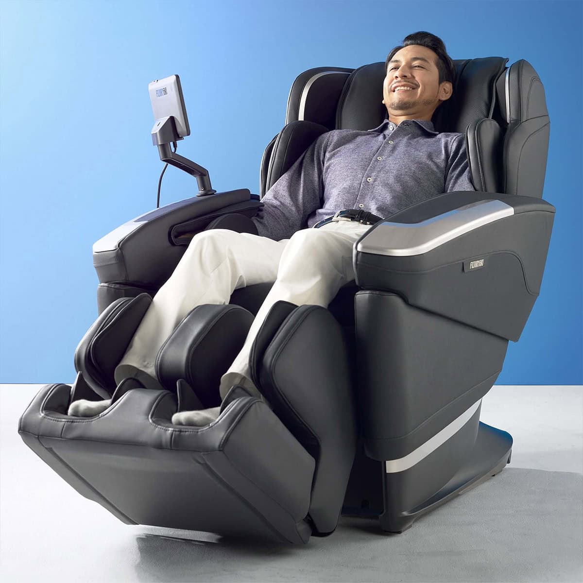 Fujiiryoki Cyber Relax Ai Made in Japan 5D Ai Ultra Premium Massage Chair