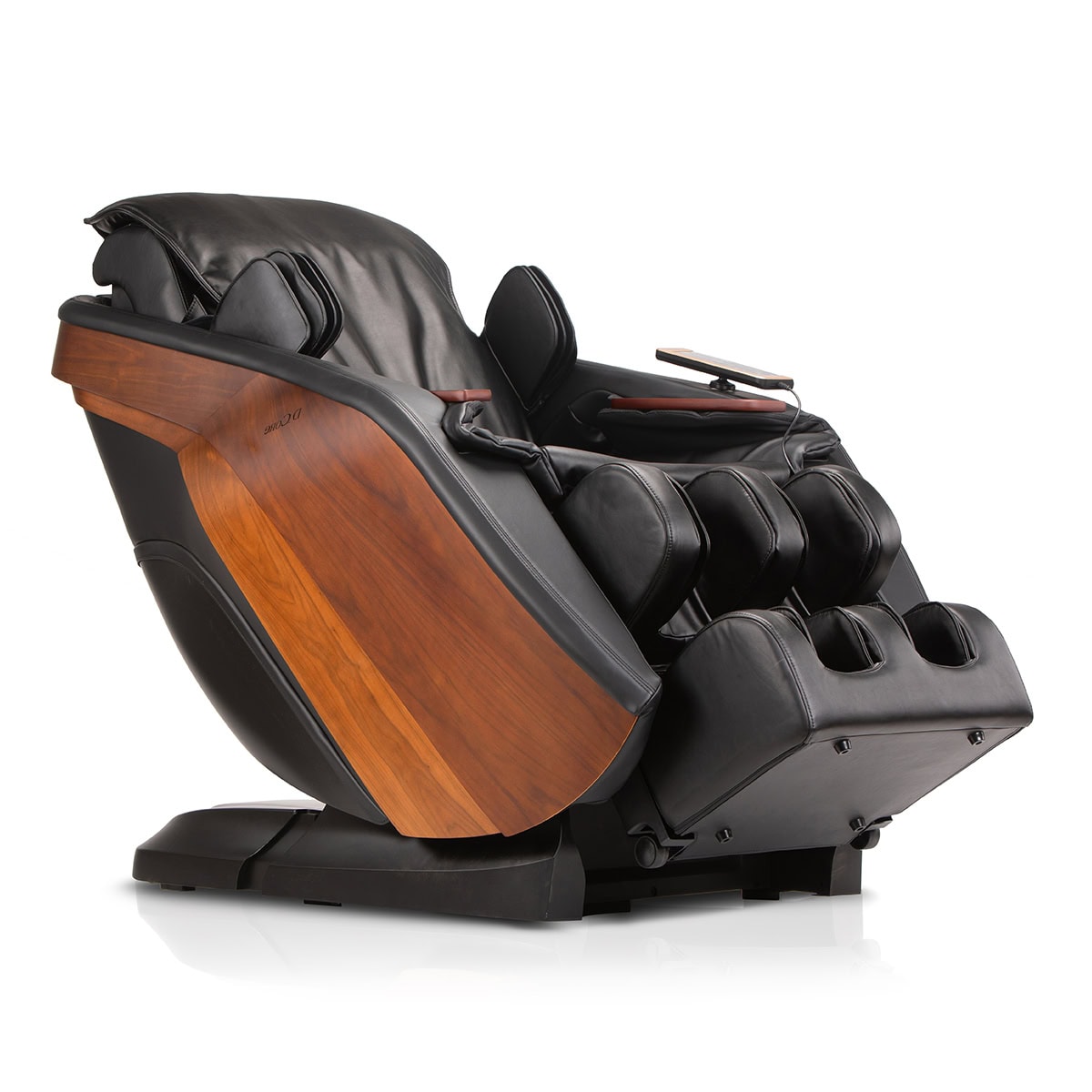 D.Core Stratus-JP Massage Chair