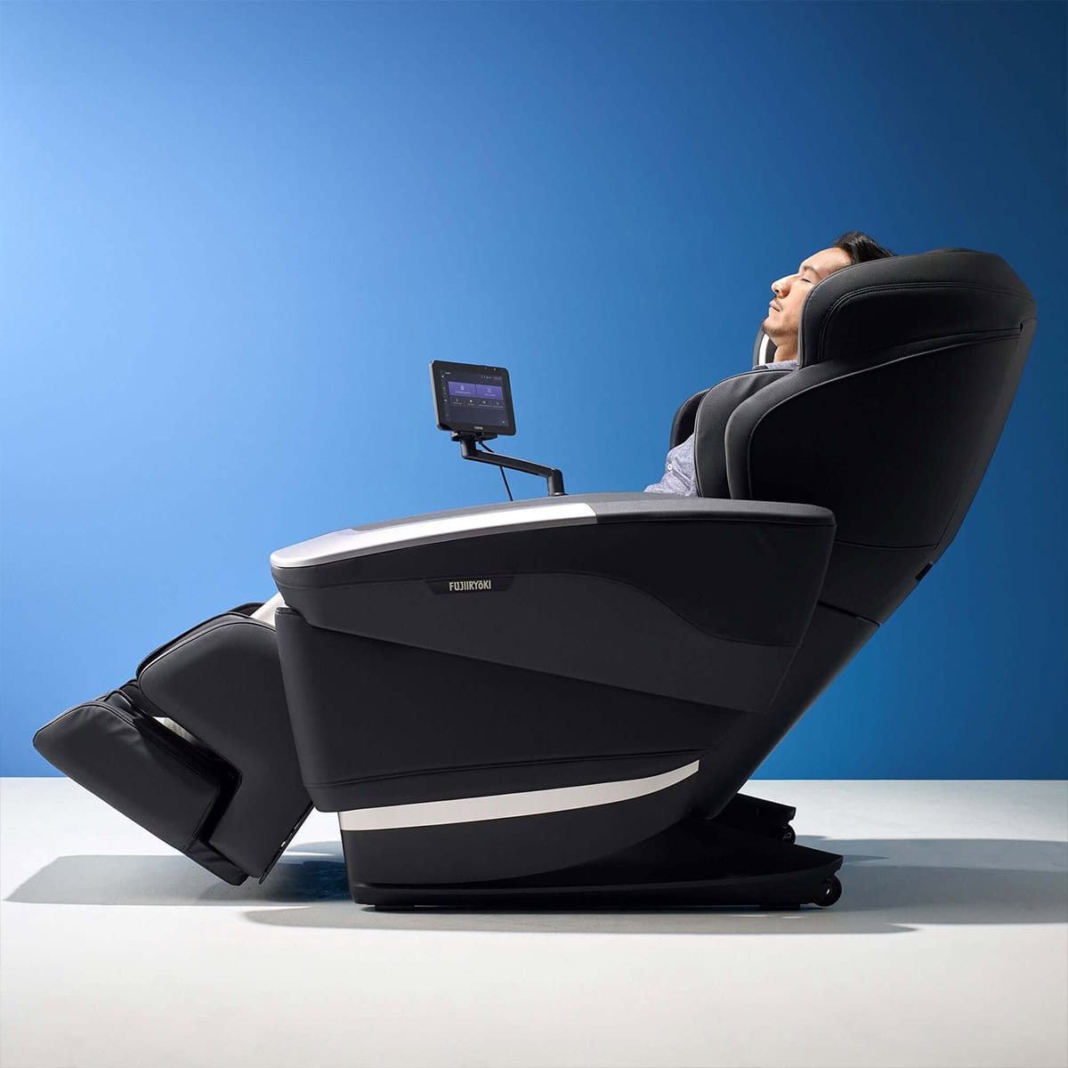 Fujiiryoki Cyber Relax Ai Made in Japan 5D Ai Ultra Premium Massage Chair