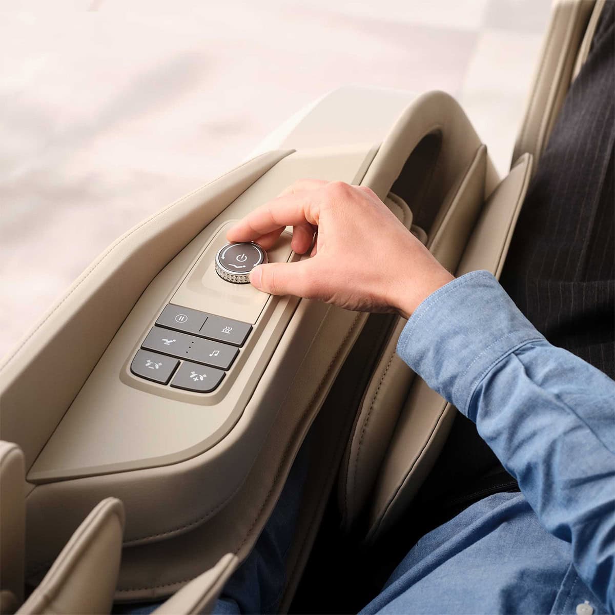 Fujiiryoki Cyber Relax Elite Sand Armrest Controls